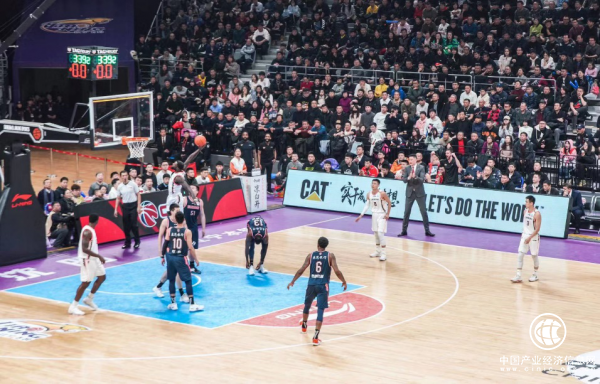 克莱蒙中场核心伤愈归队,精妙直塞助力前锋破荒