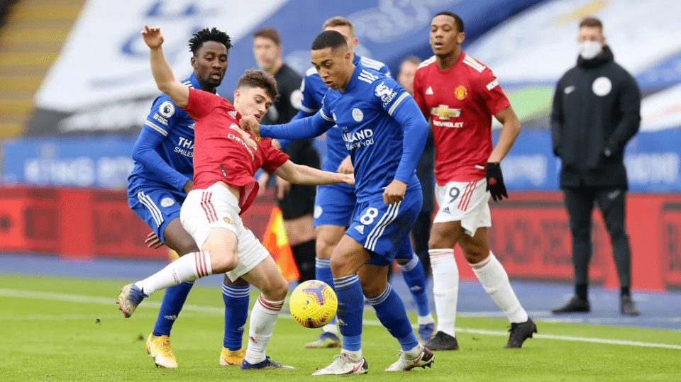 曼联主场战平水晶宫,B费失点成为赛后焦点话题